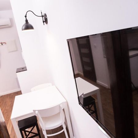 Mirror Apartments Cracovia Exterior foto