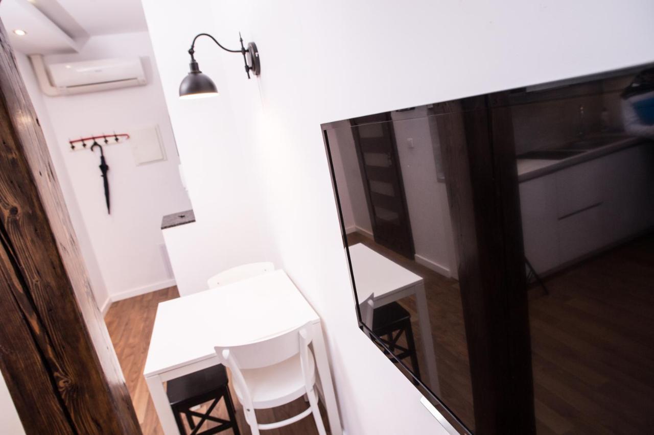 Mirror Apartments Cracovia Exterior foto