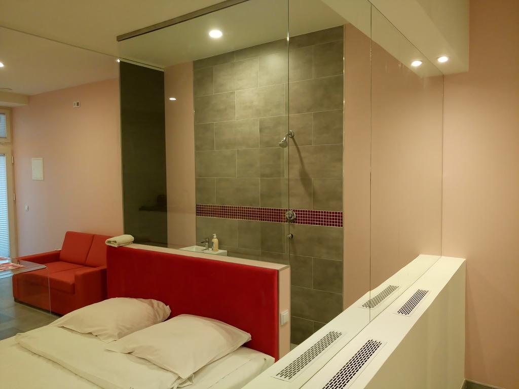 Mirror Apartments Cracovia Exterior foto
